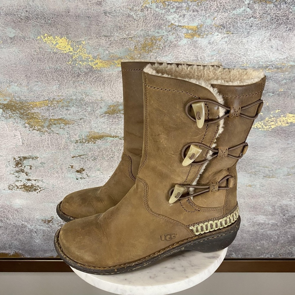UGG Boots Womens Size 7 Brown Leather Shearling Toggle Mid Calf Lined 5156